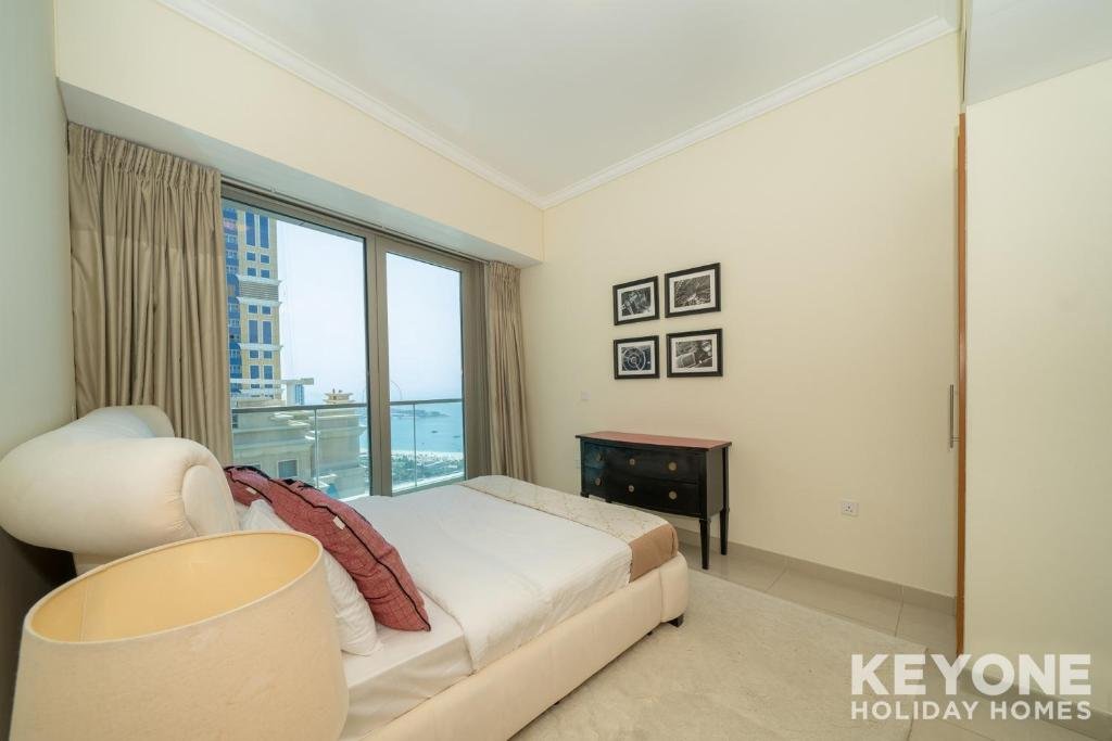 Дубай: KeyOne - 2BR in Ocean Heights