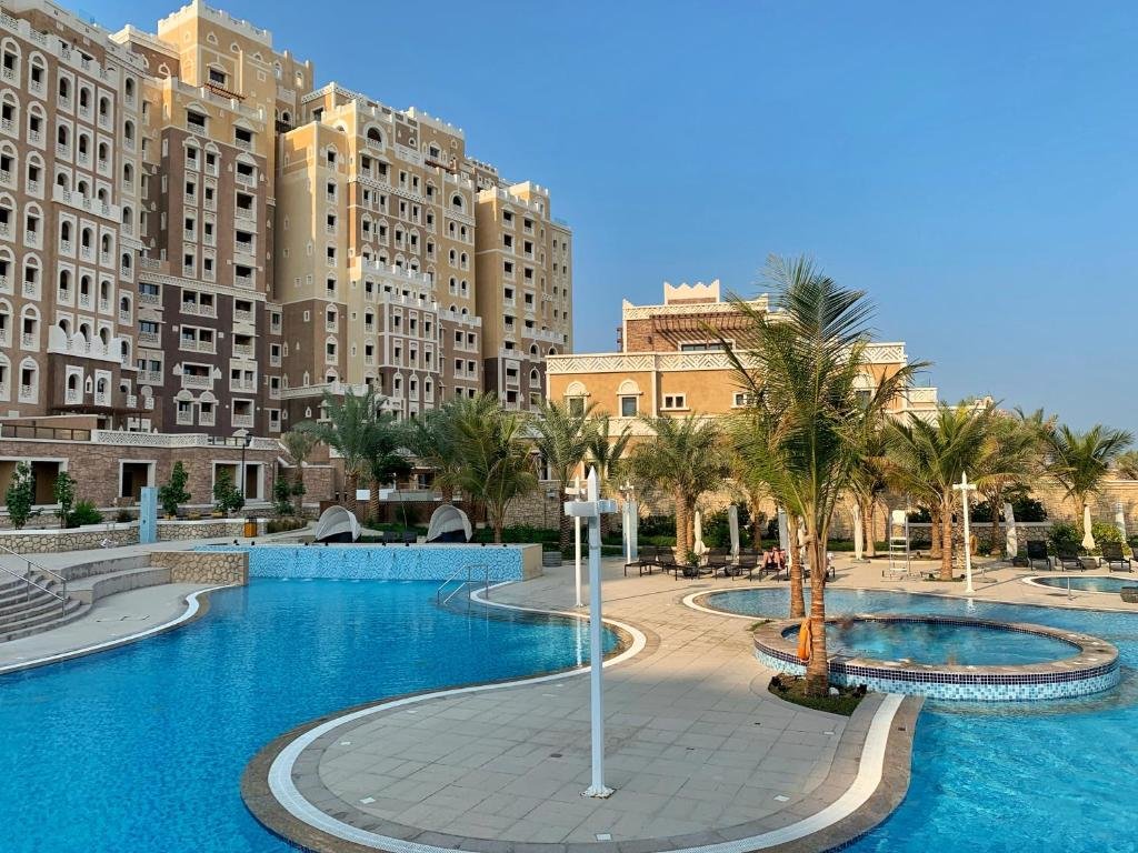 Дубай: Luxury Apartments at Balqis Residence
