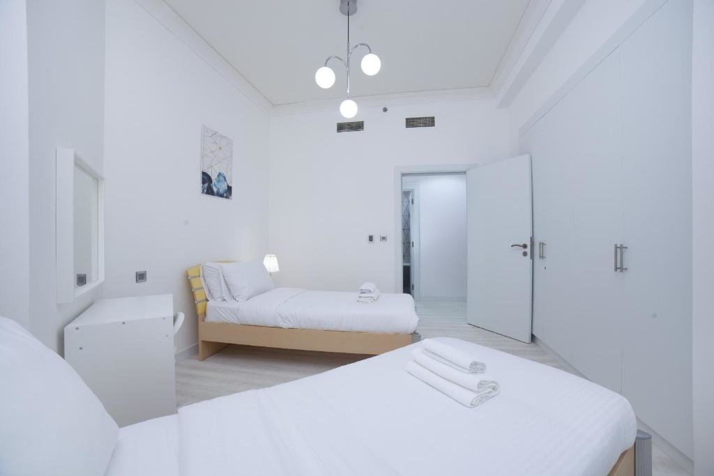 Дубай: 2BR ON PALM JUMEIRAH SHORELINE 12 - Pool & Beach Access