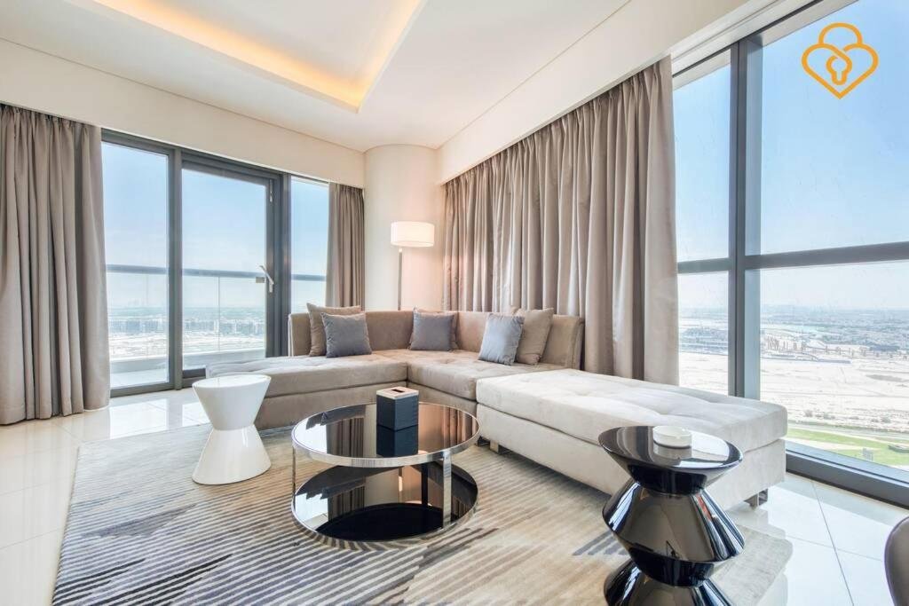Дубай: Keysplease 5* 2 B/R Apt, Damac Paramount Residence