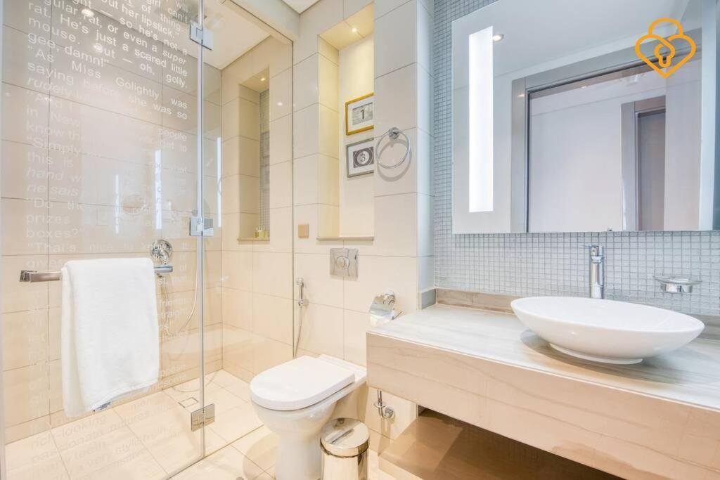 Дубай: Keysplease 5* 2 B/R Apt, Damac Paramount Residence