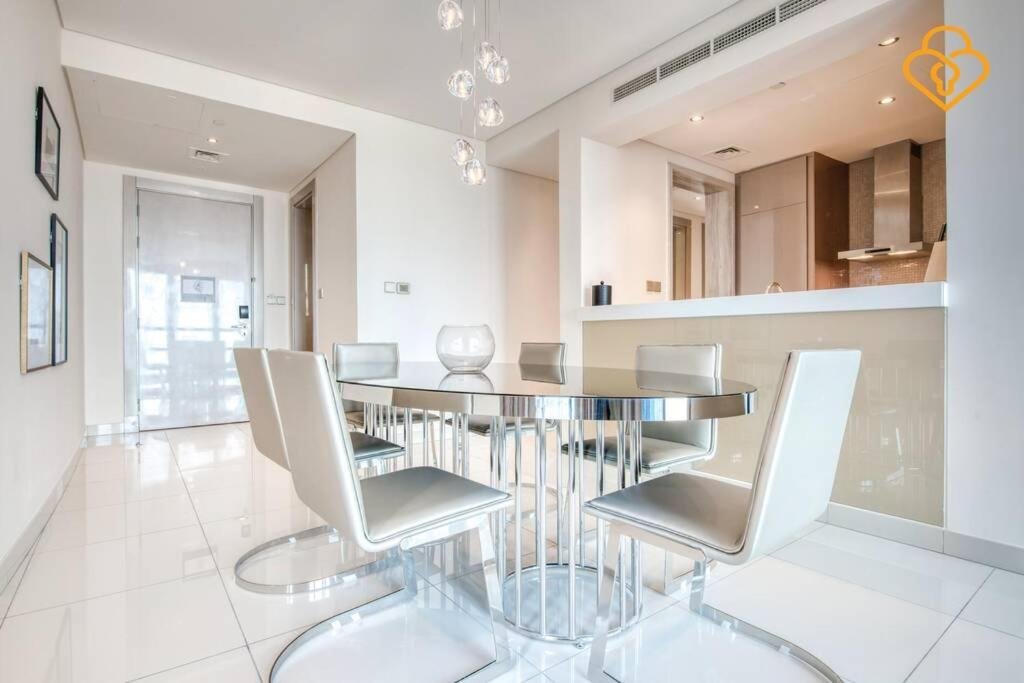 Дубай: Keysplease 5* 2 B/R Apt, Damac Paramount Residence