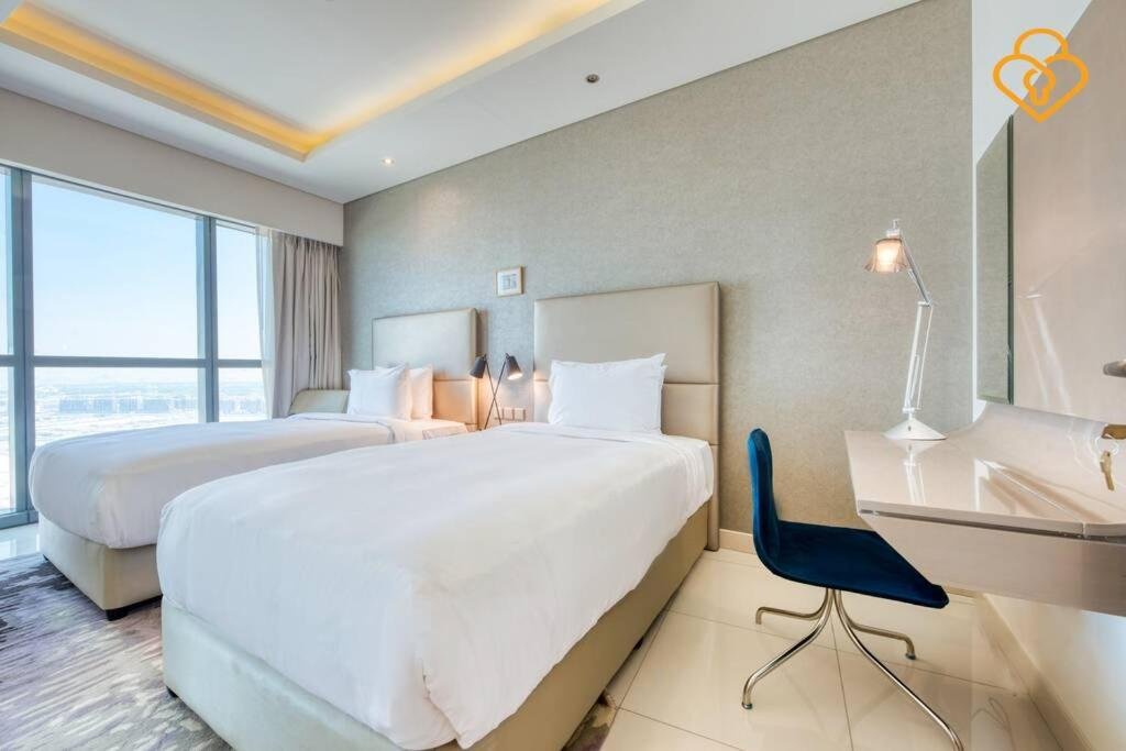 Дубай: Keysplease 5* 2 B/R Apt, Damac Paramount Residence