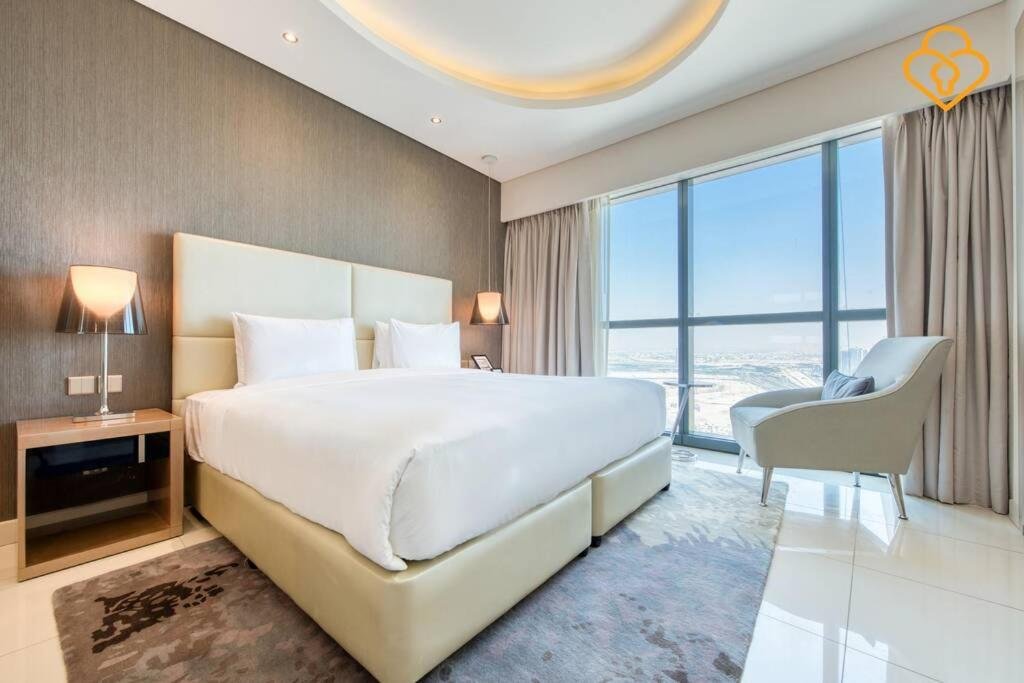 Дубай: Keysplease 5* 2 B/R Apt, Damac Paramount Residence
