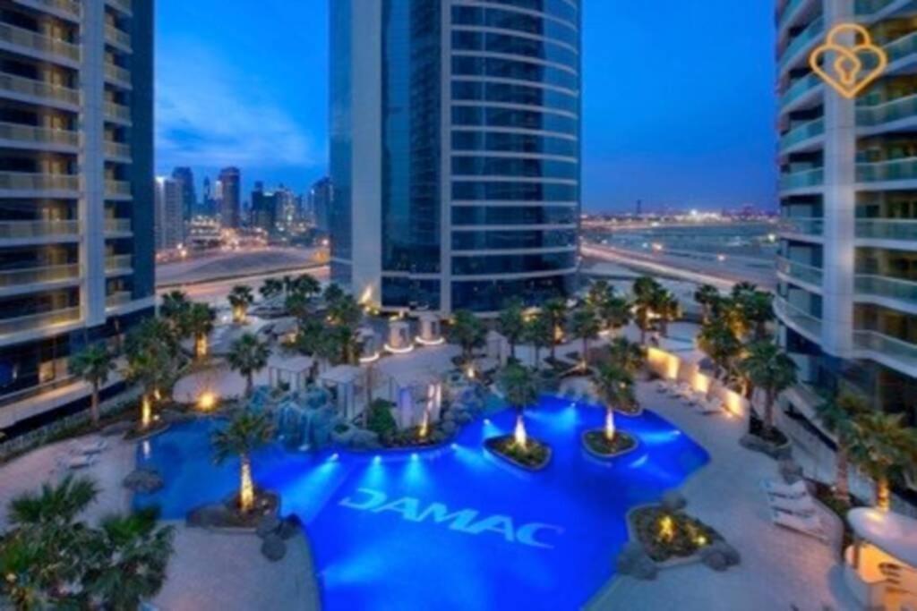 Дубай: Keysplease 5* 2 B/R Apt, Damac Paramount Residence