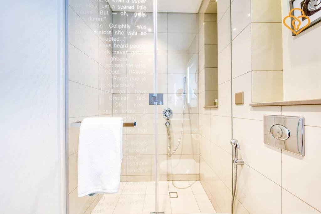 Дубай: Keysplease 5* 2 B/R Apt, Damac Paramount Residence