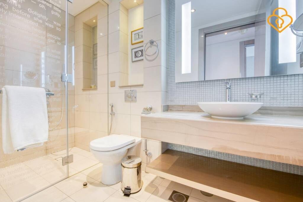 Дубай: Keysplease 5* 2 B/R Apt, Damac Paramount Residence