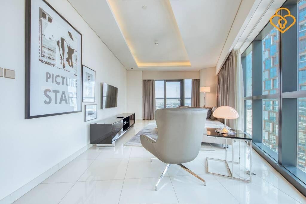 Дубай: Keysplease 5* 2 B/R Apt, Damac Paramount Residence