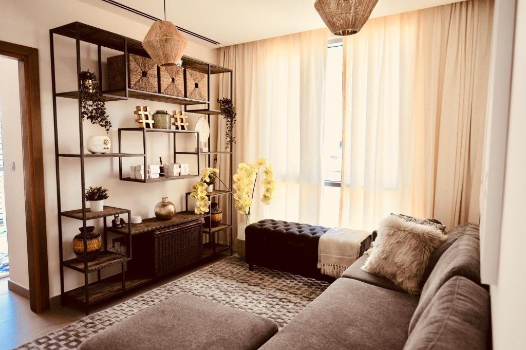 Дубай: The Sunshine Villa
