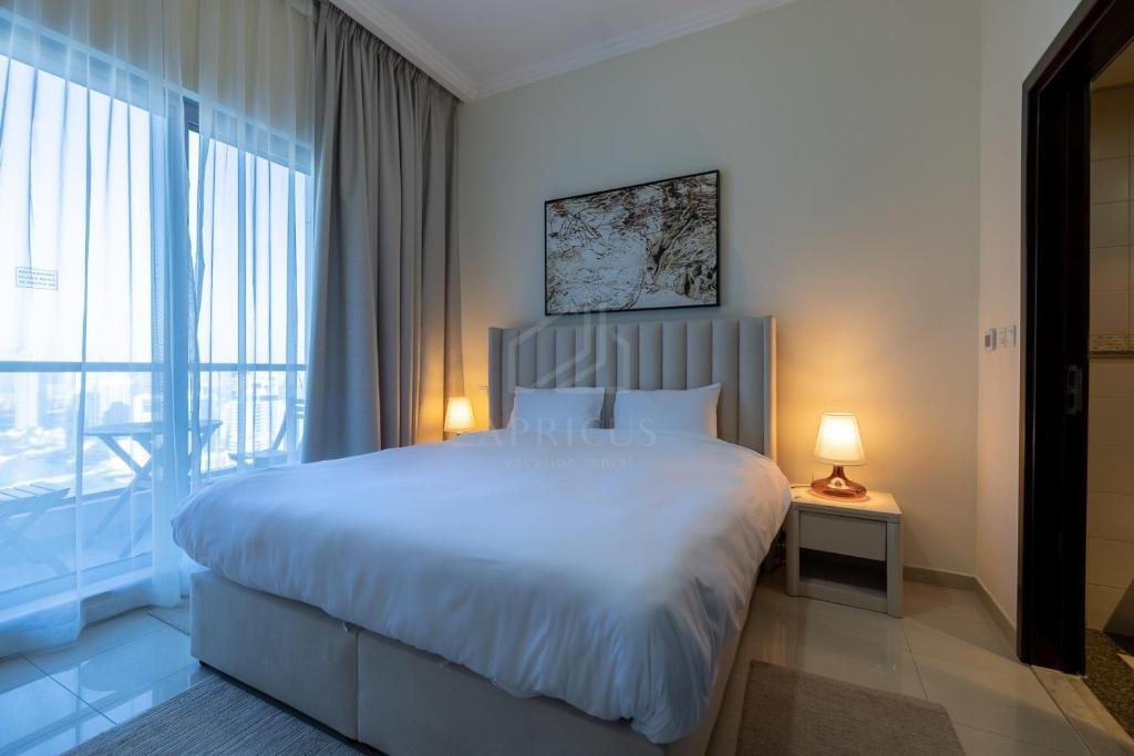 Дубай: Awesome Marina Canal View 1bd Bay Central Marina