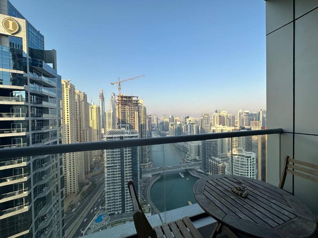 Дубай: Awesome Marina Canal View 1bd Bay Central Marina