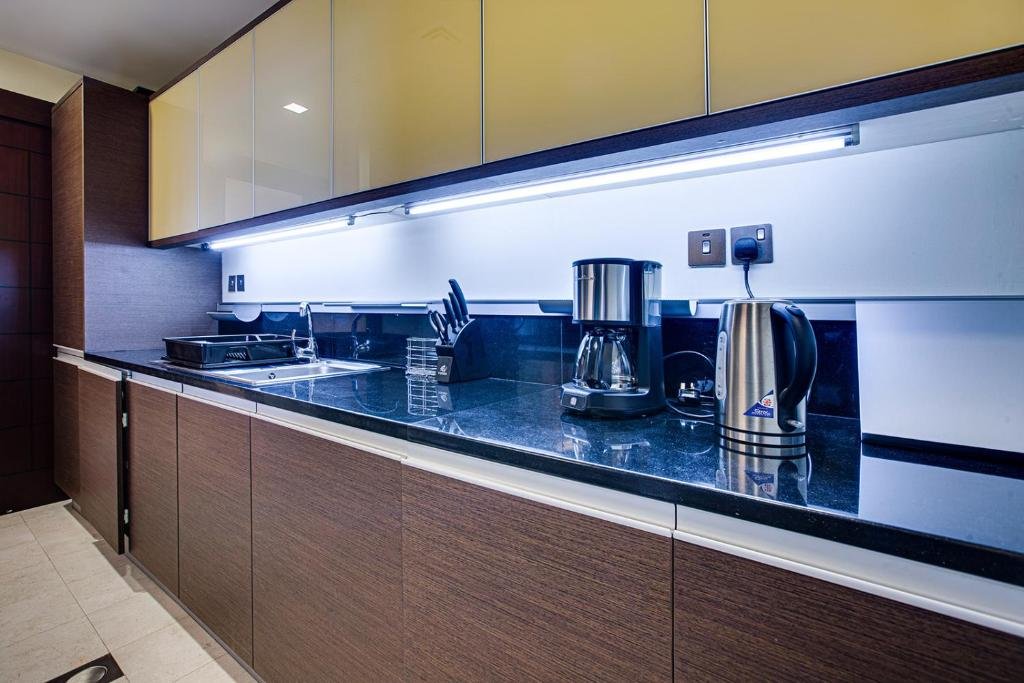 Дубай: TAJ 5* Palm Jumeirah apartment with beach access