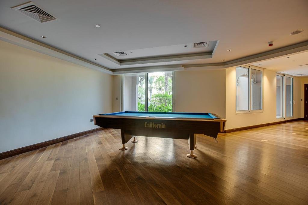 Дубай: TAJ 5* Palm Jumeirah apartment with beach access
