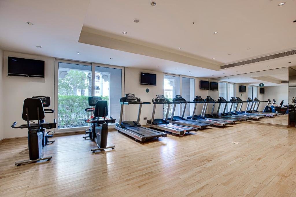Дубай: TAJ 5* Palm Jumeirah apartment with beach access