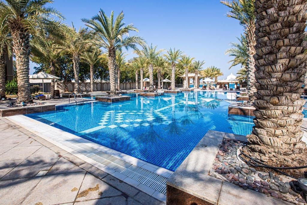 Дубай: TAJ 5* Palm Jumeirah apartment with beach access