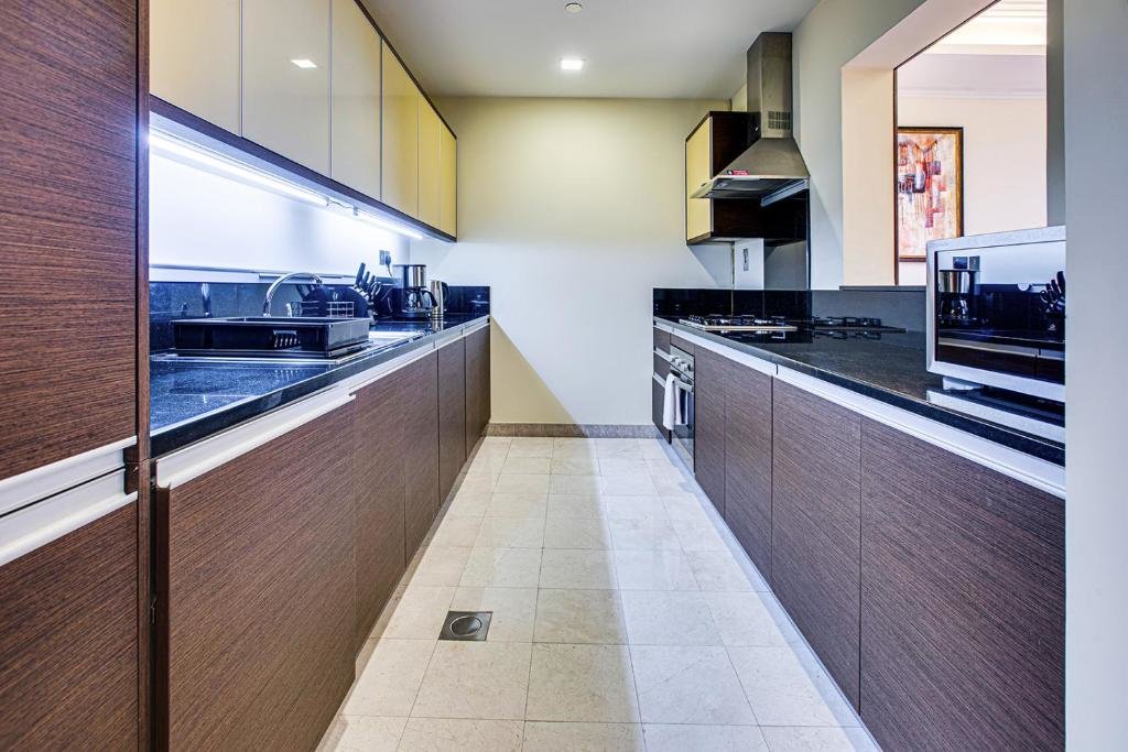 Дубай: TAJ 5* Palm Jumeirah apartment with beach access