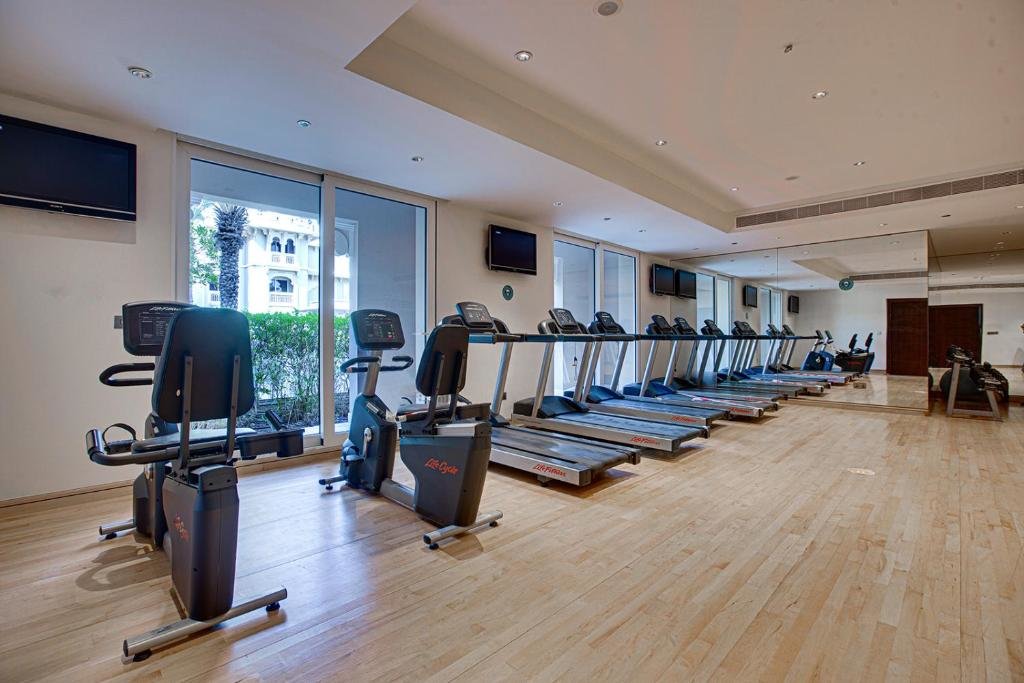 Дубай: TAJ 5* Palm Jumeirah apartment with beach access