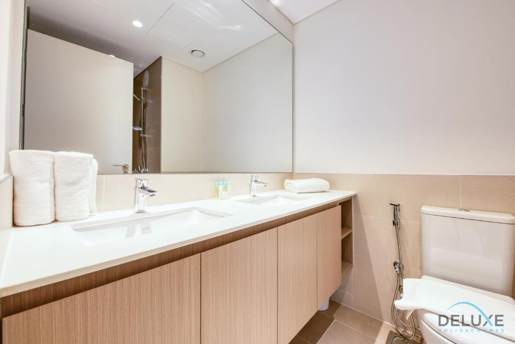 Дубай: Welcoming 2-bedroom Apartment at Park Heights, Dubai Hills by Deluxe Holiday Homes