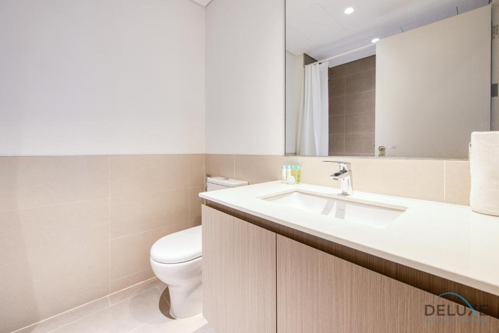 Дубай: Welcoming 2-bedroom Apartment at Park Heights, Dubai Hills by Deluxe Holiday Homes