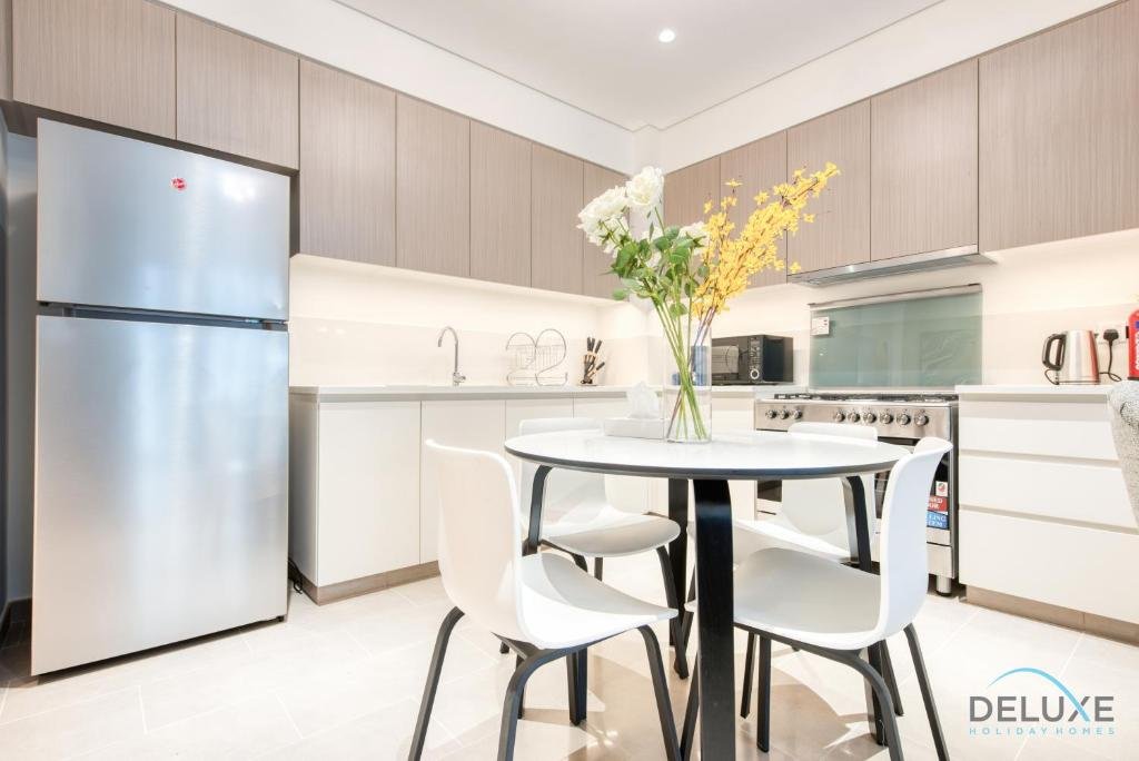 Дубай: Welcoming 2-bedroom Apartment at Park Heights, Dubai Hills by Deluxe Holiday Homes