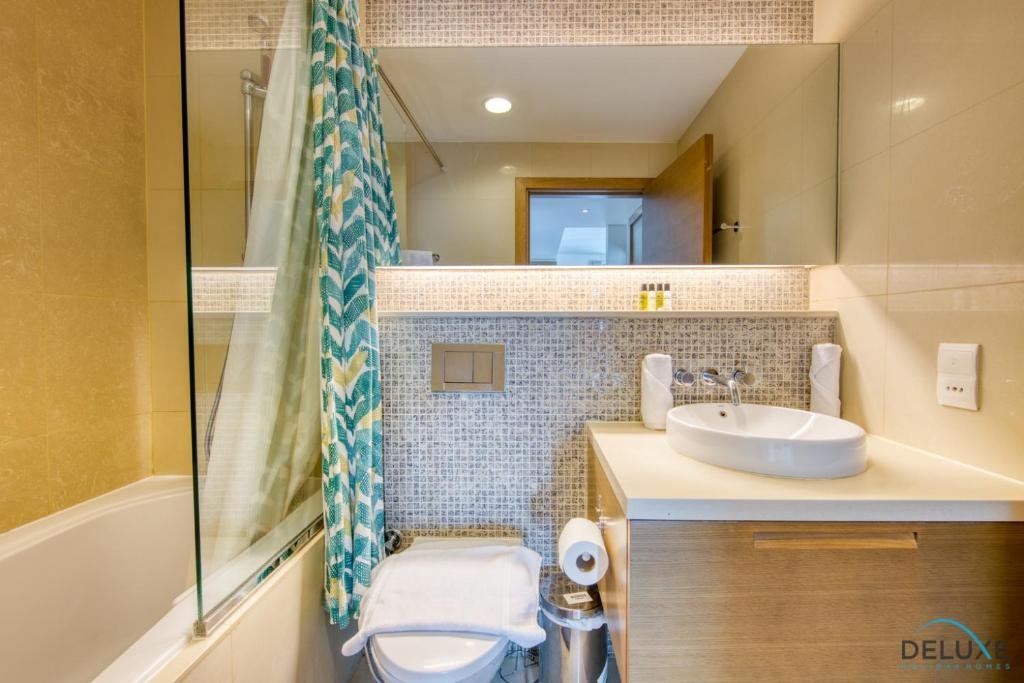 Дубай: Neat 1Br In Claren Tower 1 By Deluxe Holiday Homes