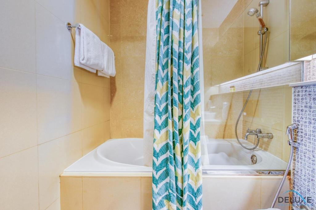 Дубай: Neat 1Br In Claren Tower 1 By Deluxe Holiday Homes