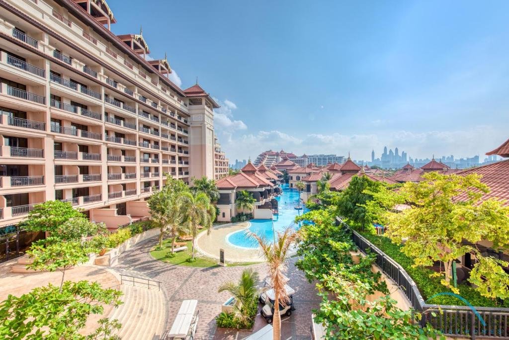 Дубай: Splendid 2 Bedroom Apartment at Royal Amwaj, Palm Jumeirah by Deluxe Holiday Homes