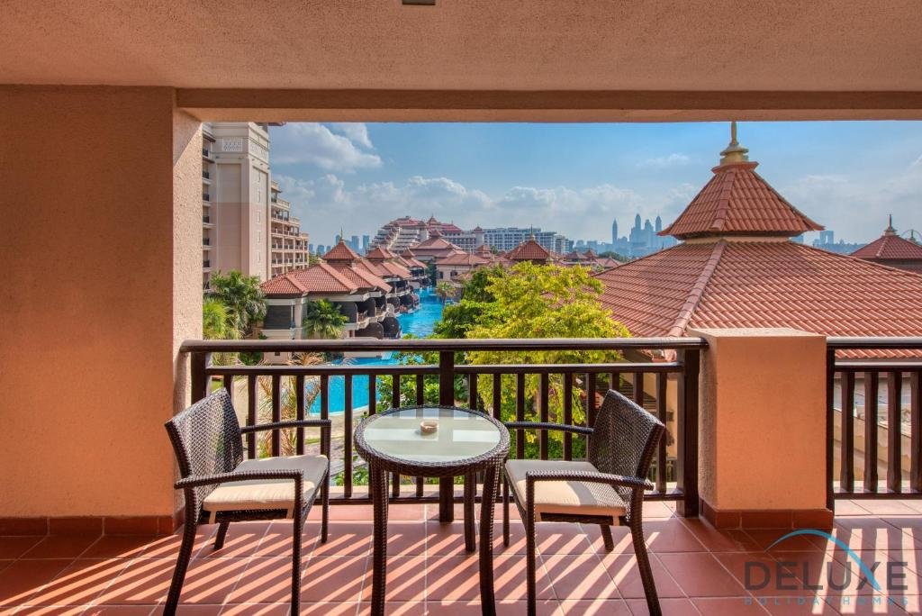 Дубай: Splendid 2 Bedroom Apartment at Royal Amwaj, Palm Jumeirah by Deluxe Holiday Homes