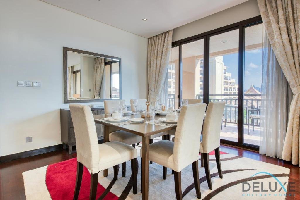 Дубай: Splendid 2 Bedroom Apartment at Royal Amwaj, Palm Jumeirah by Deluxe Holiday Homes
