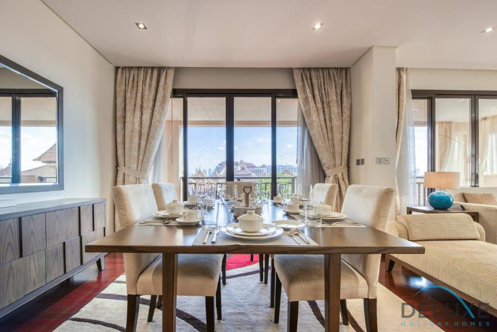Дубай: Splendid 2 Bedroom Apartment at Royal Amwaj, Palm Jumeirah by Deluxe Holiday Homes