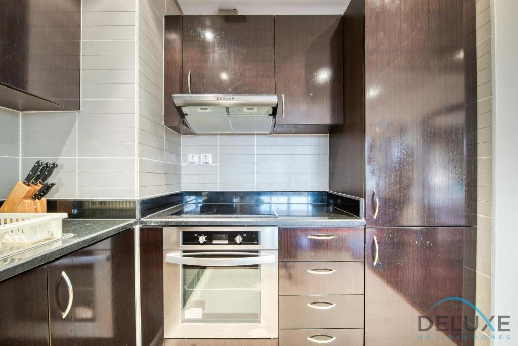 Дубай: Splendid 2 Bedroom Apartment at Royal Amwaj, Palm Jumeirah by Deluxe Holiday Homes