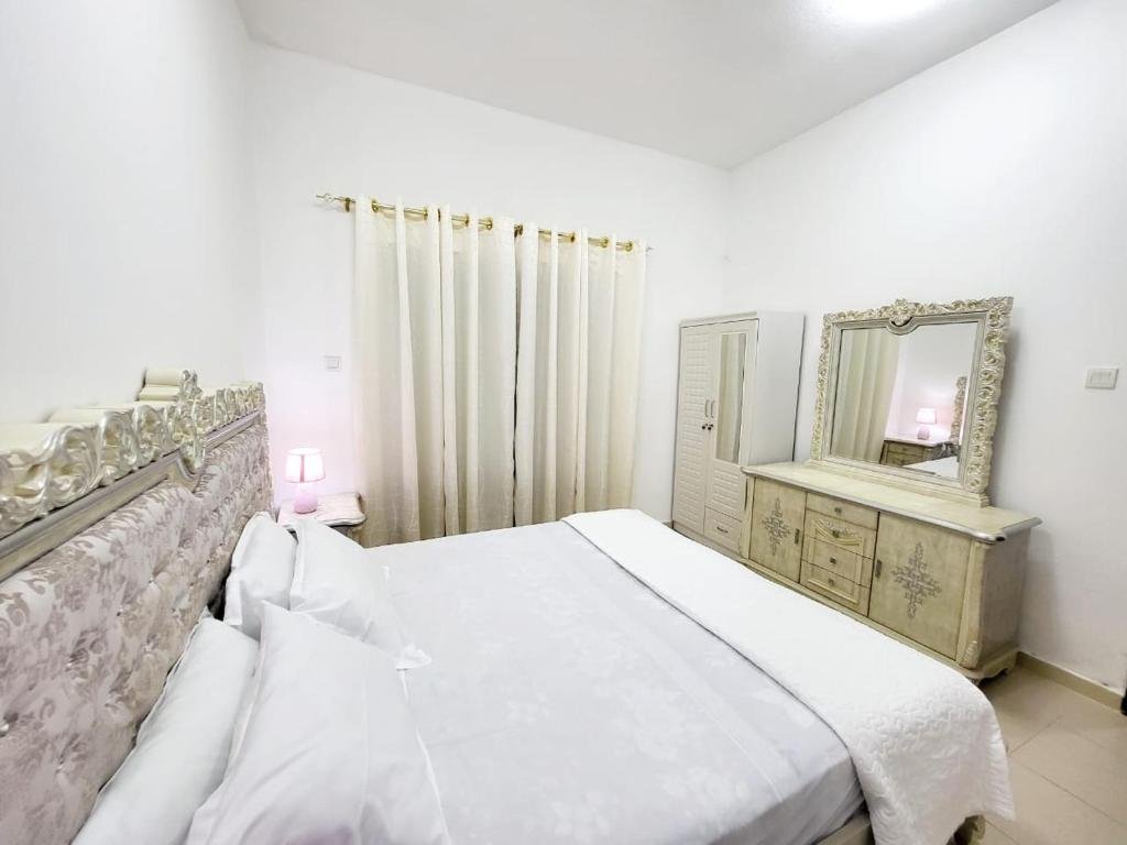 Аджман: Cheap Holiday Home