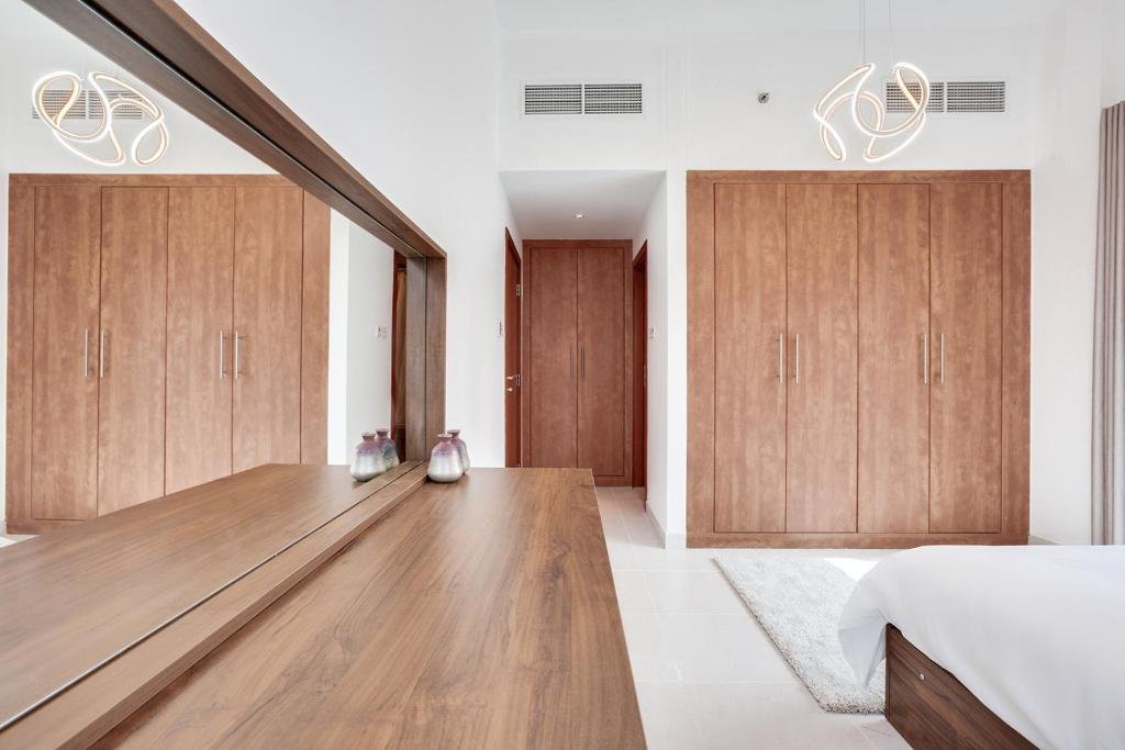 Дубай: Stylish 2bd with Great View in Marina View Tower