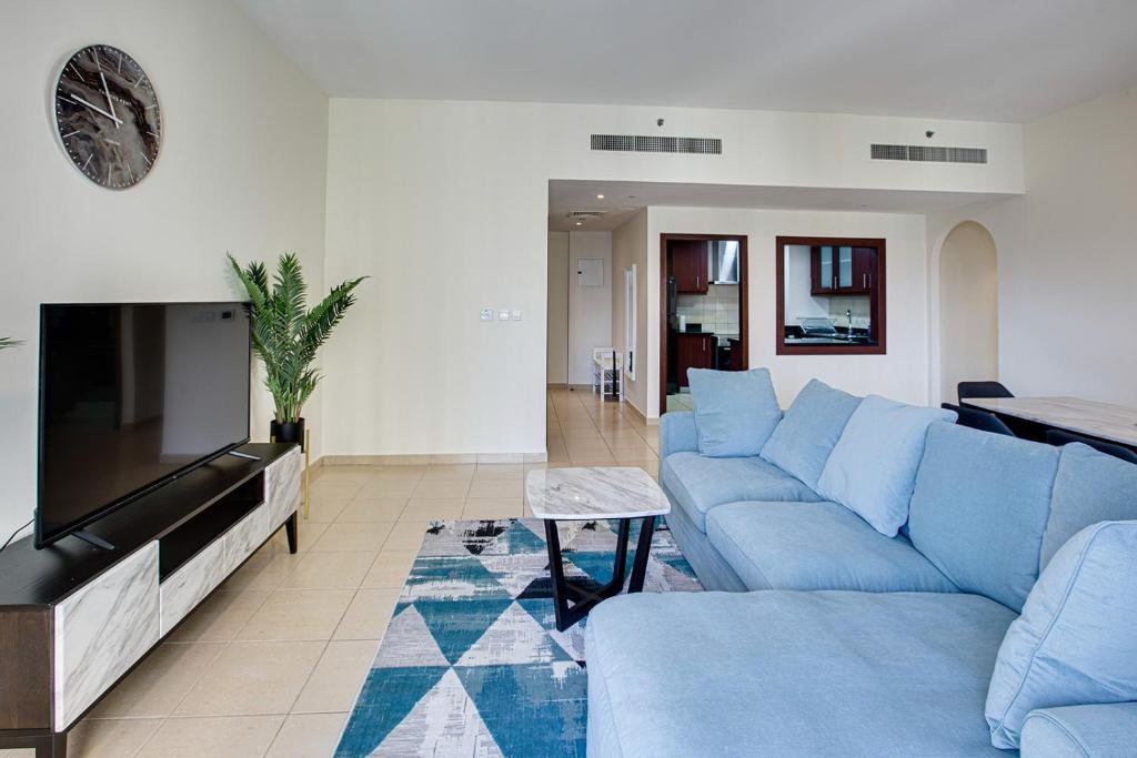Дубай: Apricus Holiday Homes -JBR Rimal 2BD in front of The Beach