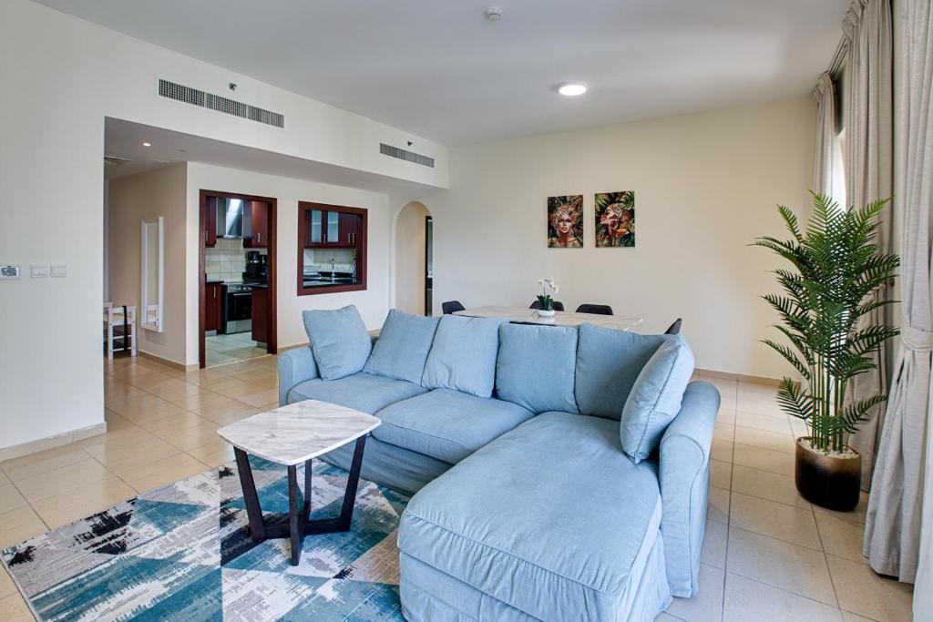 Дубай: Apricus Holiday Homes -JBR Rimal 2BD in front of The Beach