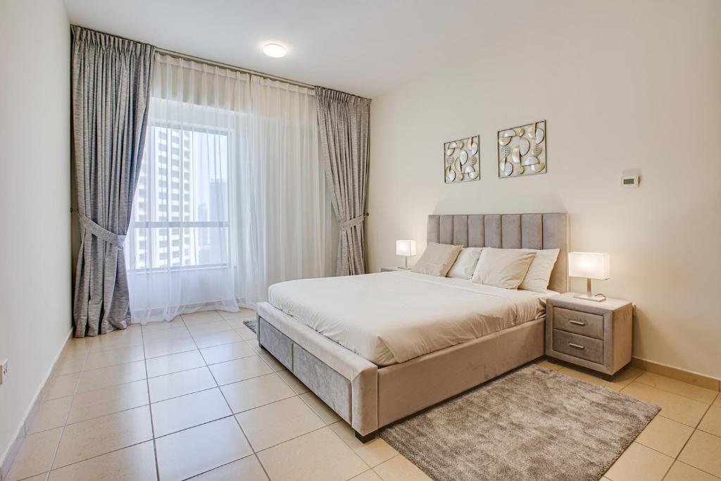 Дубай: Apricus Holiday Homes -JBR Rimal 2BD in front of The Beach