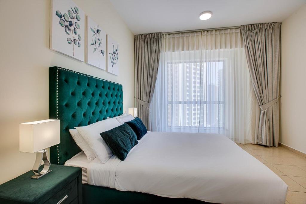 Дубай: Apricus Holiday Homes -JBR Rimal 2BD in front of The Beach