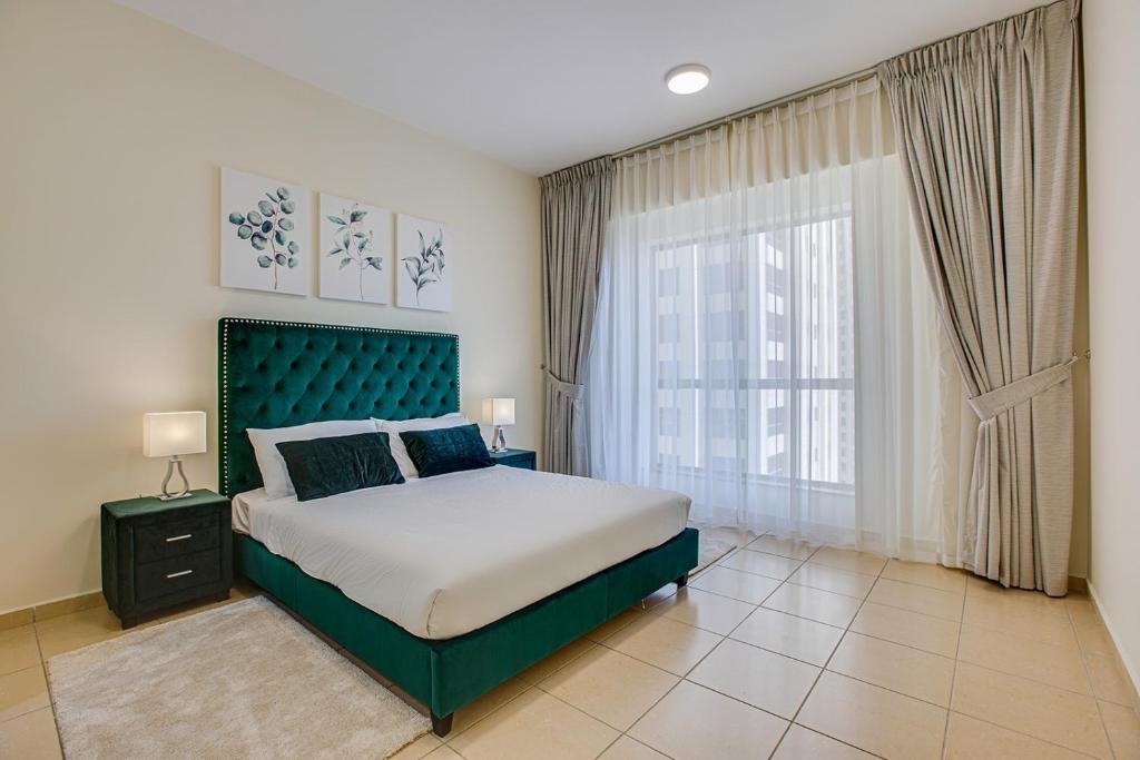 Дубай: Apricus Holiday Homes -JBR Rimal 2BD in front of The Beach