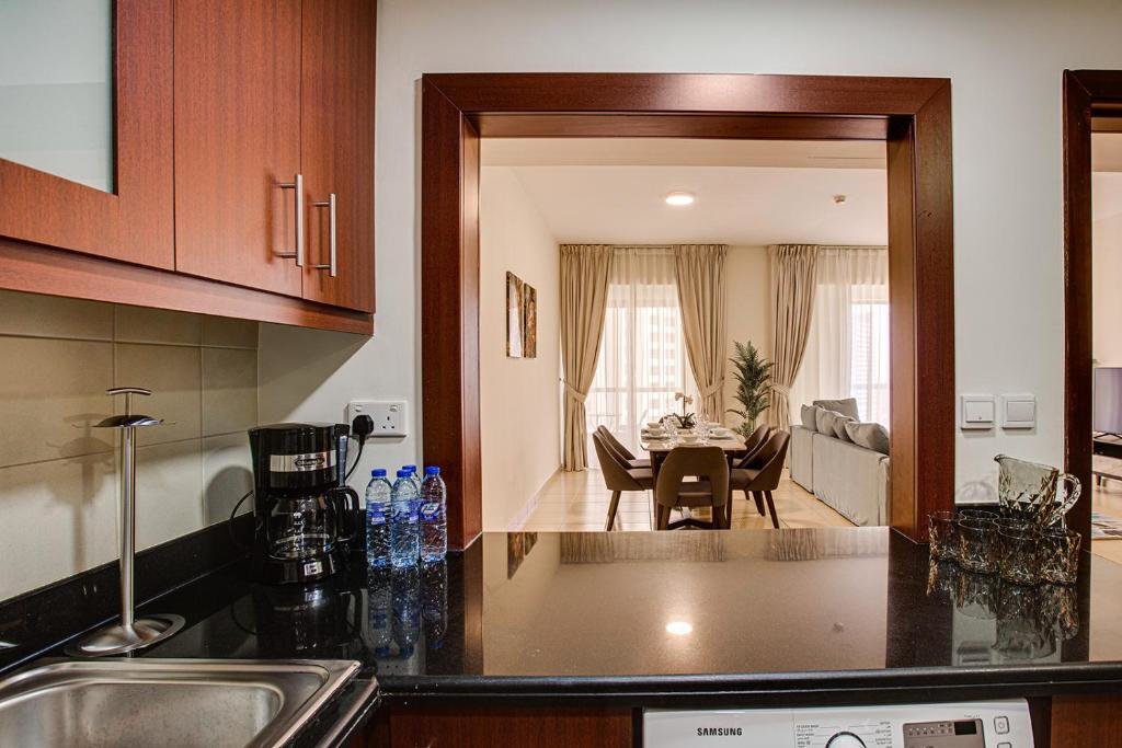 Дубай: Apricus Holiday Homes -JBR Rimal 2BD in front of The Beach