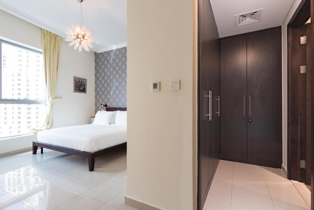 Дубай: Quintessential Quarters - Breathtaking 29th Floor Views