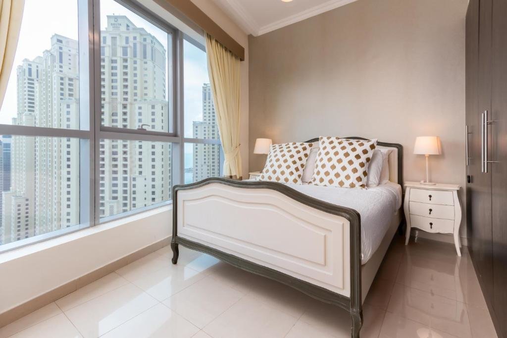 Дубай: Quintessential Quarters - Breathtaking 29th Floor Views