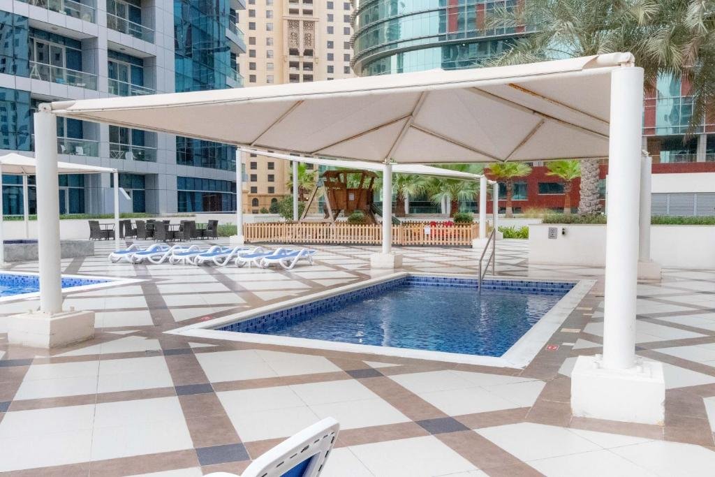 Дубай: Quintessential Quarters - Breathtaking 29th Floor Views