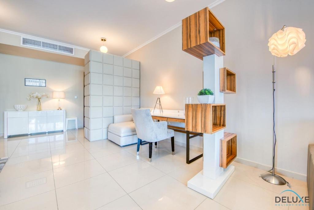 Дубай: Two Bedroom Apartment in Dec Tower T2, Dubai Marina by Deluxe Holiday Homes