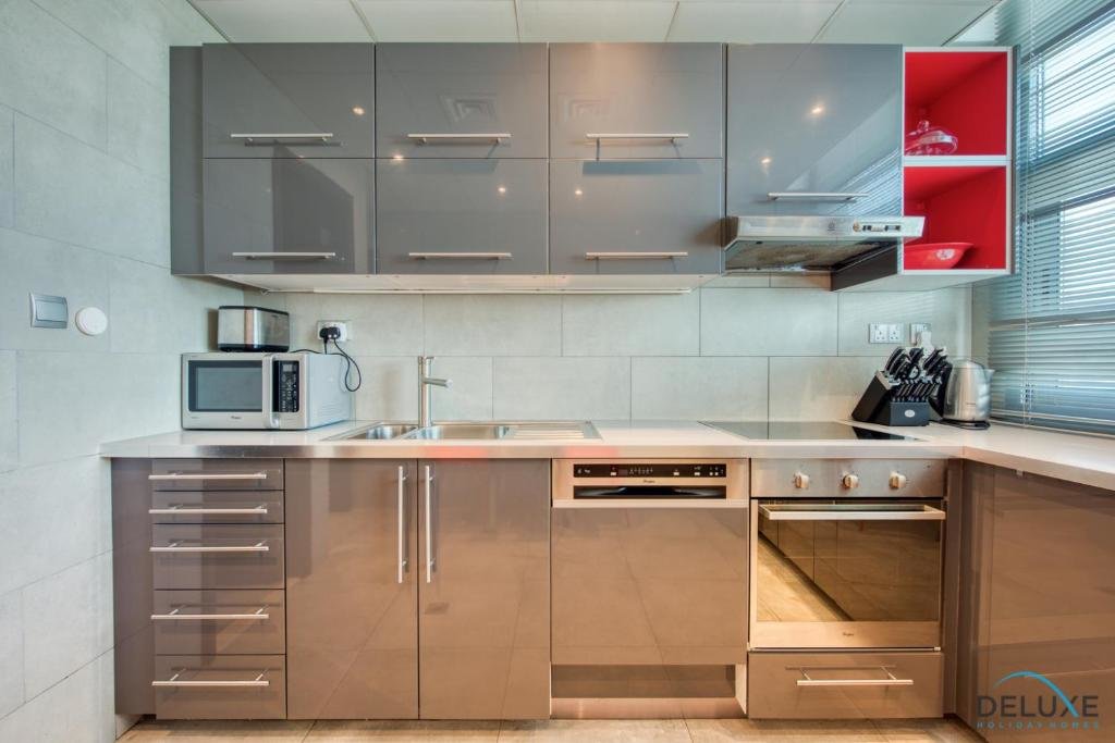 Дубай: Two Bedroom Apartment in Dec Tower T2, Dubai Marina by Deluxe Holiday Homes