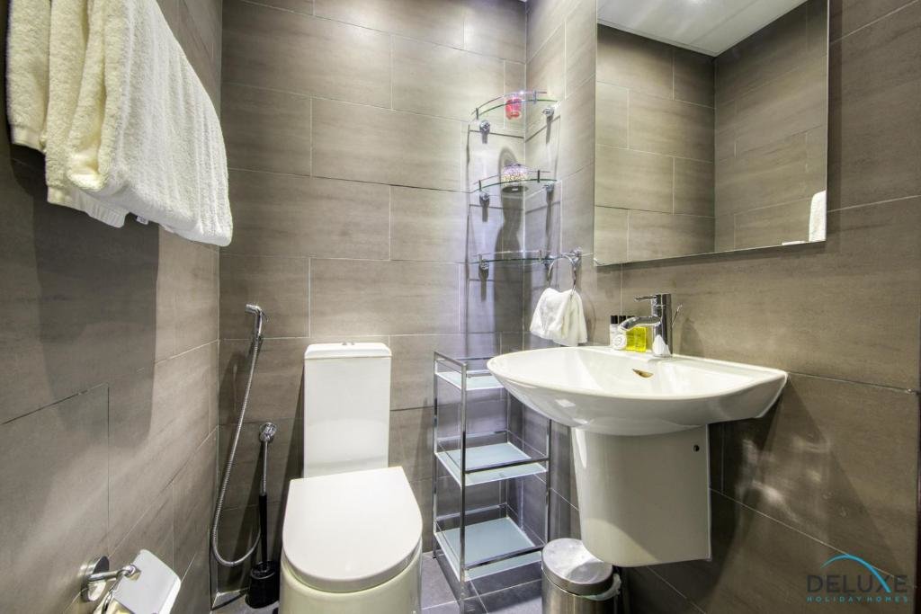 Дубай: Two Bedroom Apartment in Dec Tower T2, Dubai Marina by Deluxe Holiday Homes