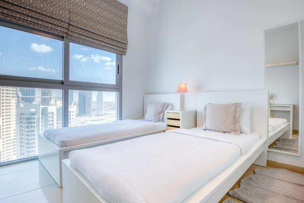 Дубай: Two Bedroom Apartment in Dec Tower T2, Dubai Marina by Deluxe Holiday Homes