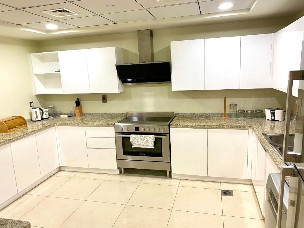 Дубай: Spacious 4 bd and 2 bd apartments with amazing Sea view