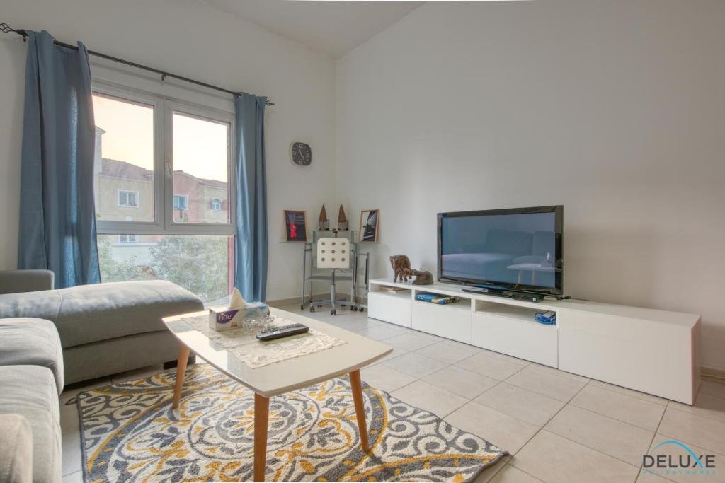 Дубай: Restful 1BR at Mediterranean Discovery Gardens by Deluxe Holiday Homes