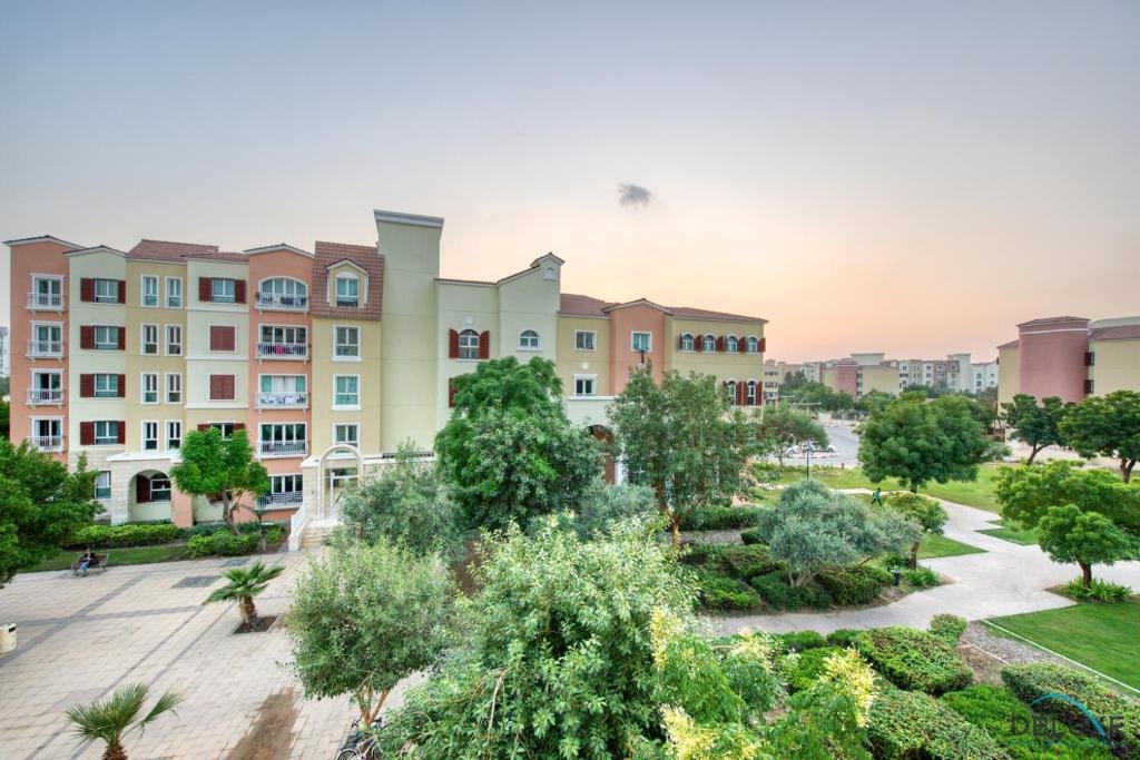 Дубай: Restful 1BR at Mediterranean Discovery Gardens by Deluxe Holiday Homes