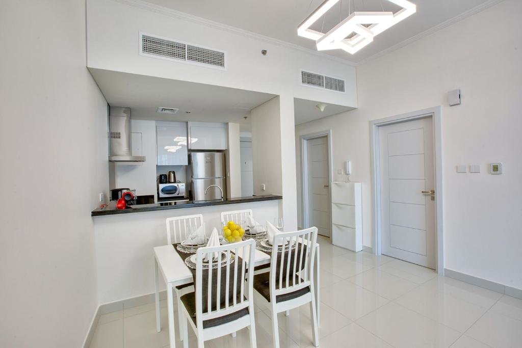 Дубай: Emaar Beachfront - Sunrise Bay Tower, Dubai Marina